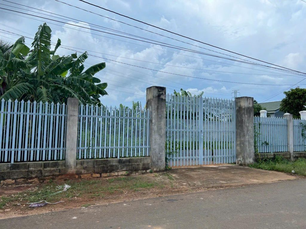 Đất sào đã xây hàng rào bao quanh, mặt đường 22, gần khu FarmStay, Sonadezi